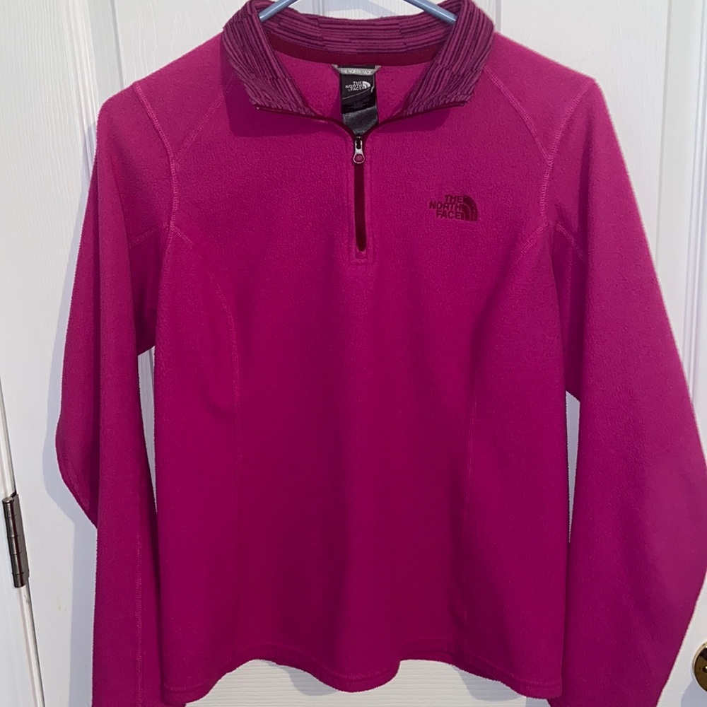 Raspberry north face half zip L